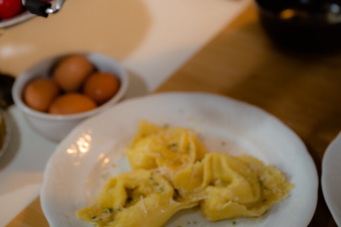 Authentic 4-Course Dinner and Wine Pairing in Florence - Booking Inclusions