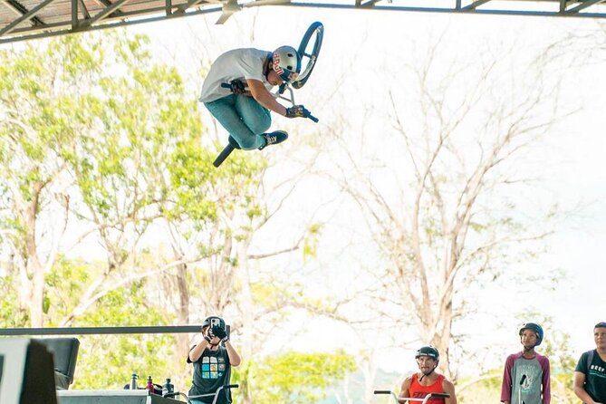Bmx Tricks and Skating in Jaco - Inclusions and End Point