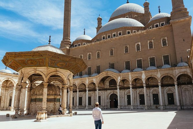 Cairo Layover Tours to Giza Pyramids, the Egyptian Museum and the Citadel - Meeting and Pickup Details
