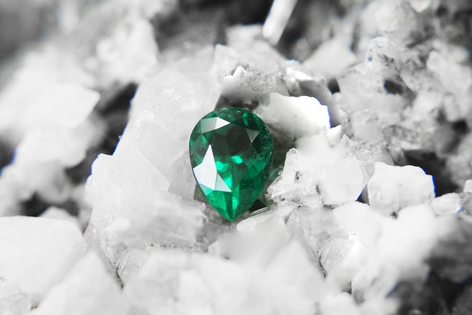 Colombian Emeralds Private Tour. ( 4 Hrs.) - Tour Highlights