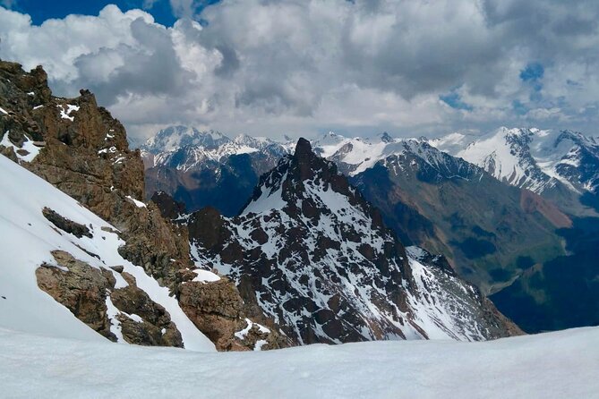 Day Hiking to Bogdanovich Glacier - Lunch Break