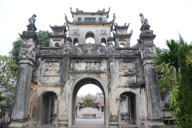 Day Tour Hanoi: Visit Bat Trang Ceramic & Le Mat Snake Village (Private Tour) - Private Tour Inclusions