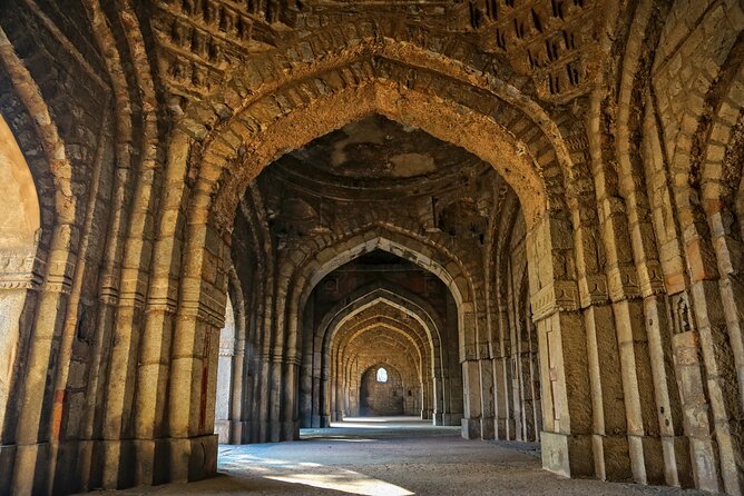 Delhi's Historical Saga: A Walk Through Time - Visit Tomb of Iltutmish