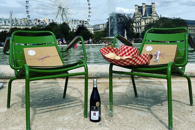 Exclusive Gourmet Picnic Experience at the Eiffel Tower - Family-Friendly Features