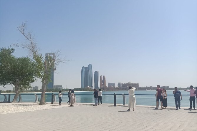 From Dubai: Abu Dhabi Sheikh Zayed Mosque + Presidential Palace - Requirements and Recommendations