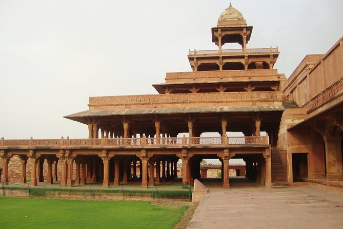 From New Delhi :- Tajmahal With Fatehpur Sikri - Pricing and Booking