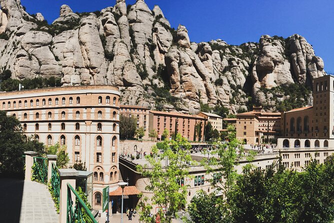 Full-Day Montserrat Tour From Barcelona With Wine & Catalan Meal - Dietary Considerations