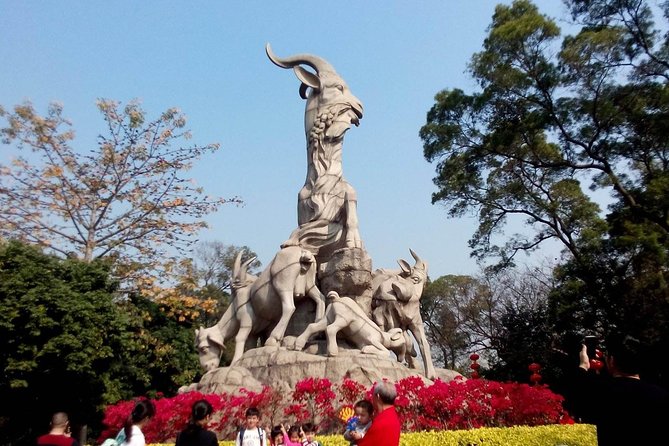 Guangzhou Private Tour: Temple of the Six Banyan Trees, Yuexiu Park - What to Expect