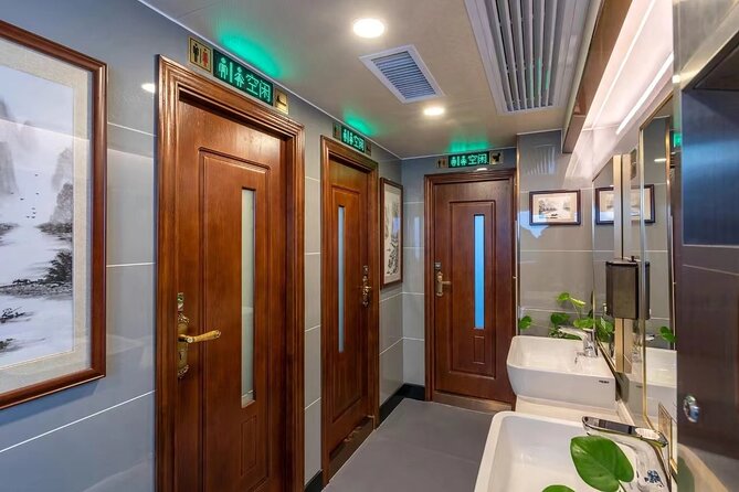 Guilin Liriver Cruise Four Star Boat Ground Floor Ticket Service - What to Expect