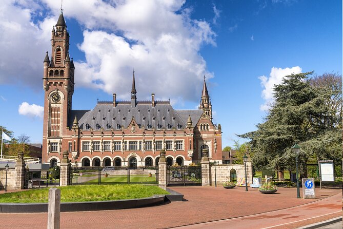 Hague Scavenger Hunt and Best Landmarks Self-Guided Tour - Pricing Options