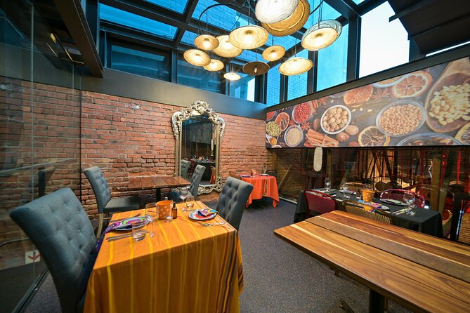 Half Day Cape Town African Dinner Restaurant With Live Music Show - Entertainment Highlights