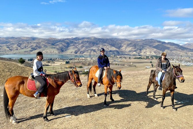 Half-Day Tour to Agafay Desert and Lake Takerkoust With Horseback Ride - Experience Inclusions