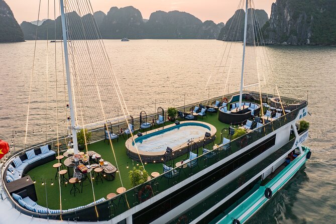 Halong 01 Day With Kayak, Cave, Buffet and Sunset Party - Buffet Dining Experience