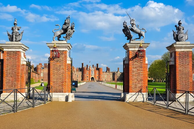 Hampton Court Palace Private Tour From London - Tour Guide Information