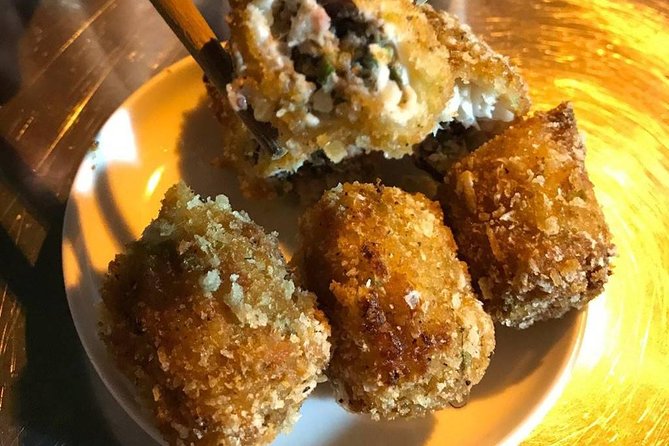 Hanoi Street Food Walking Tour With Expert Tourguide - Street Food Sampling