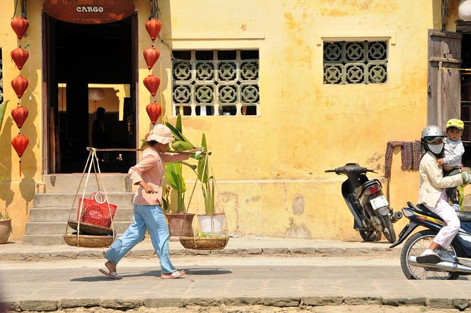 Hoi an Walking Tour Taste Local Vietnamese Food & Hoi an Night - Night Market Exploration