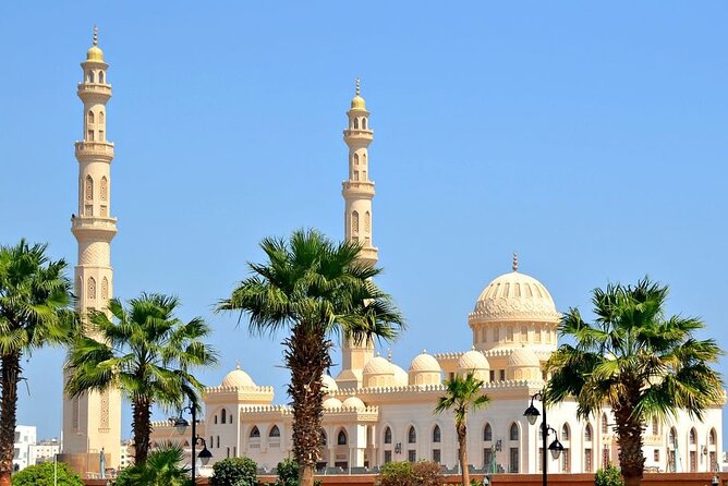 Hurghada Private City Tour With Catamaran Sea Trip and Parasailing - Hurghada - What To Expect