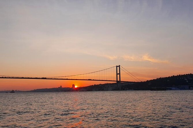 Istanbul: Bosphorus And Golden Horn Morning or Sunset Cruise - Experiencing Istanbul at Sunset