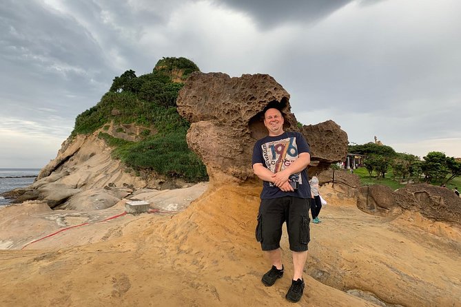 Keelung Shore Excursion: Yehliu Geopark, Jiufen, Houton Cat Village Private Tour - Additional Details