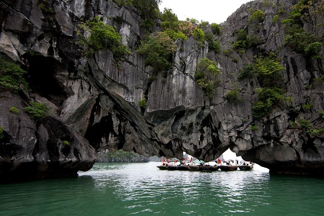Luxury Day Trip to Halong Bay With Sung Sot Cave, Titop Island and Kayaking. - Scenic Beauty