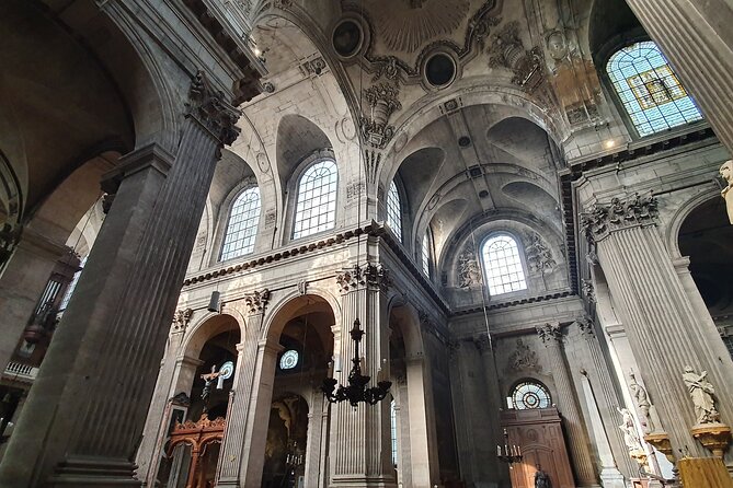 Movie Lovers Paris Walk With a Local - Operator and Booking