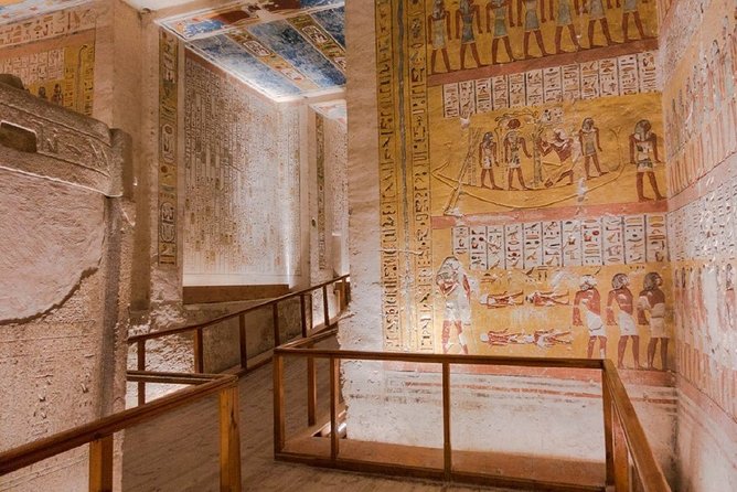 One Day , East and West Bank in Luxor - Colossi of Memnon Sightseeing