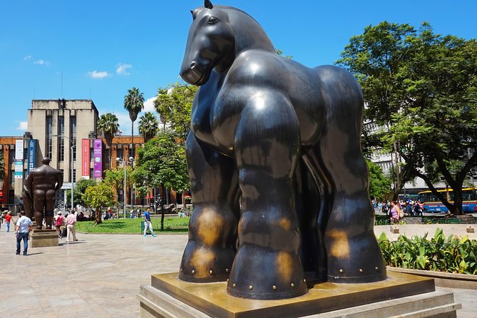 One-day-tour at Medellin: Tour of the Transformation - Cultural Insights