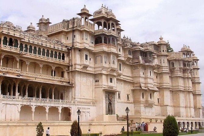 One Way Udaipur Airport To Hotel - The Sum Up