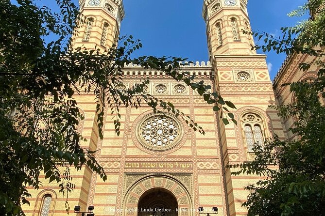 Pest District of Budapest: Private Walking Tour - Contact and Reservation