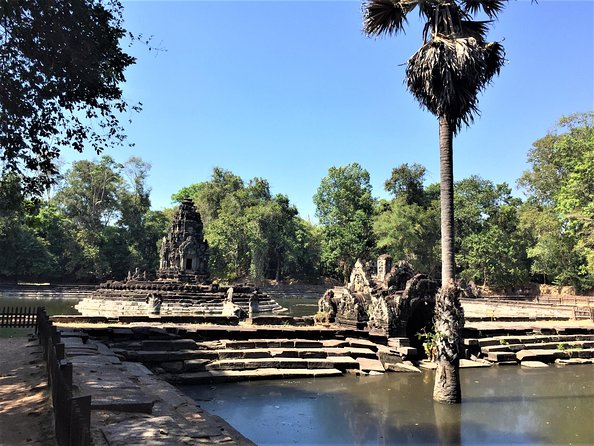 Pink Tower Ta Som Preah Khan Pre Rup by Shared Tour - Meals Provided