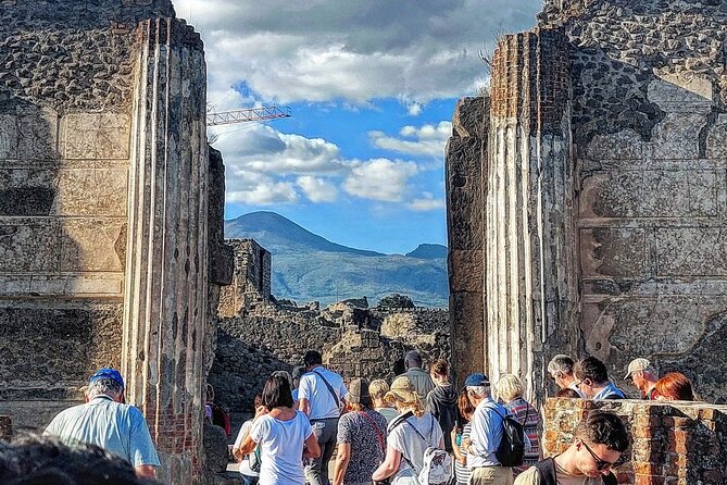 Pompeii Skip the Line Shared Group Tour - End Point and Capacity
