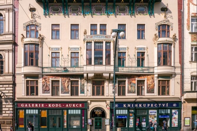 Prague Scavenger Hunt: Towers, Writers & Rivers - The Sum Up