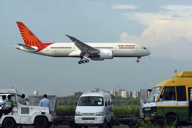 Private Arrival and Transfer Airport to Delhi Hotel by Car - Lowest Price Guarantee