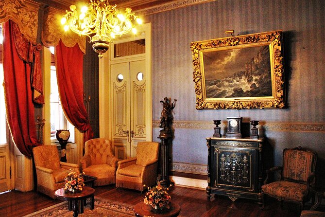 Private Dark History City Tour of Punta Arenas - Tour Guide Expertise