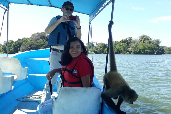 PRIVATE Granada+Apoyo Lagoon and Masaya Volcano Night Tour - Inclusions