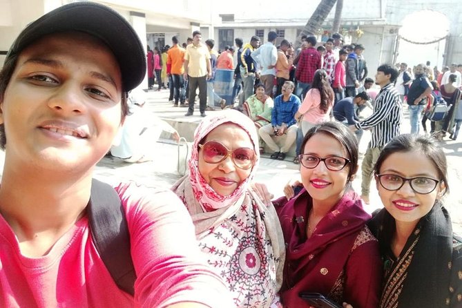 Private Guided Shopping Tour of Mumbai - Price