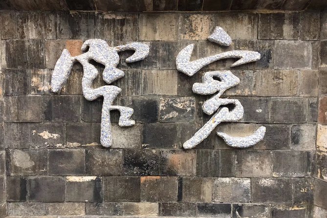 Private Guided Tour of Chengdu With Lunch + Sichuan Opera - Lunch Experience