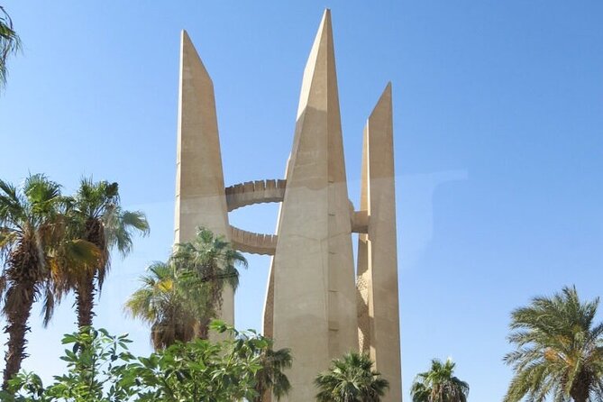 Private Luxor Day Tour Including Valley of Artisans and Lunch - Tips for a Great Experience