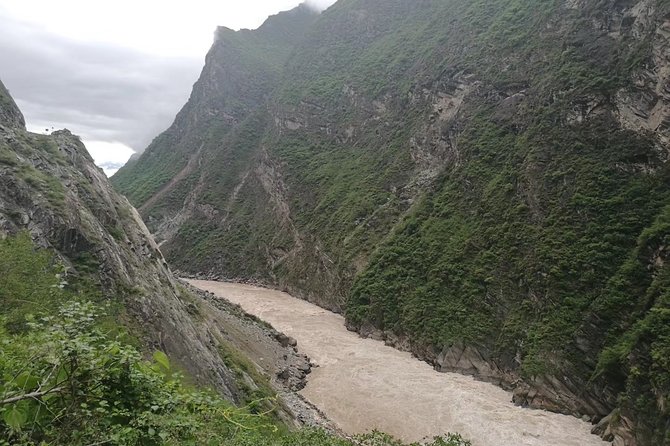 Private Overnight Tour to Tiger Leaping Gorge and Shangri-La From Lijiang - Important Reminders