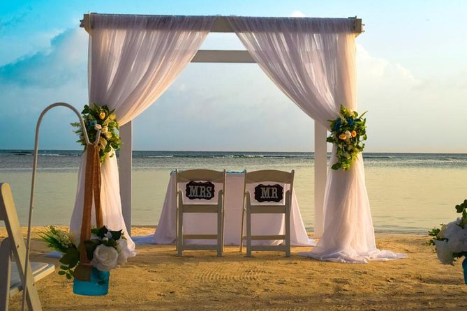 Private Photo Session With a Local Photographer in Roatan - Frequently Asked Questions