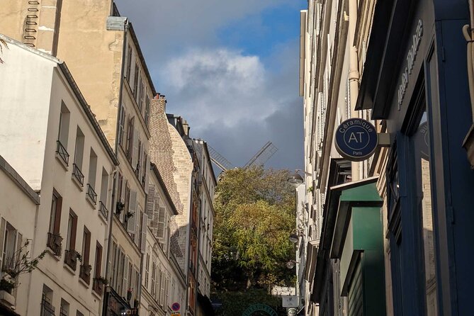 Private Self-Guided Audio Tour in Paris Montmartre District - App Features