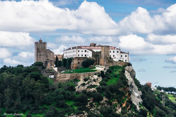 Private Tour to Lisbons South: Arrábida,Sesimbra,Palmela,Azeitão - Pickup Information