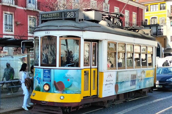 Private Tour Visiting the Old Town of Lisbon in Tuk-Tuk - Additional Tips and Recommendations