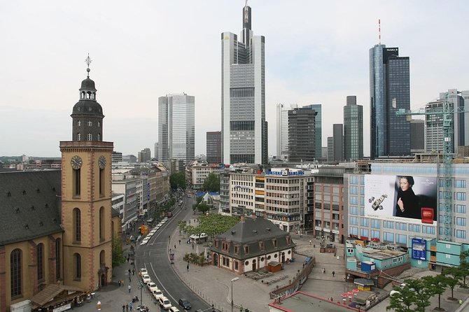 Private Transfer: Frankfurt to Frankfurt Airport FRA in Van - Vehicle Options
