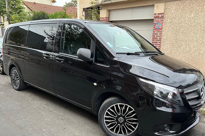 Private Transfer From Paris to Charles De Gaulle Airport - Pricing and Group Size