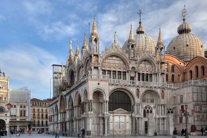 Private Transfer: Marco Polo Airport VCE to Venice in Luxury Van - Experience Venice in Luxury Van