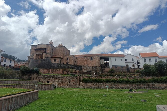 Private Transfers From Cusco Airport To Hotels - Meeting and Pickup Location