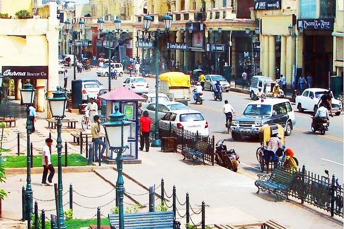 Private Victoria Walk in Lucknow - Start and End Details