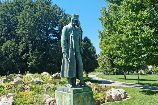 Private Walking Tour of Hitlers Vienna With Jan - Booking and Reservation