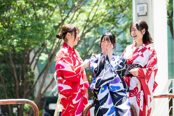 Pro Photo Shoot in Harajuku/Shibuya Wearing a Kimono - Booking Details and Price